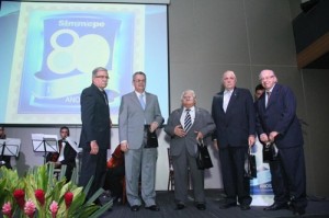 2 O presidente Alexandre valença e os ex-presidentes Sebastião Pontes, João Sandoval, Celso Batistela e Mário Conte